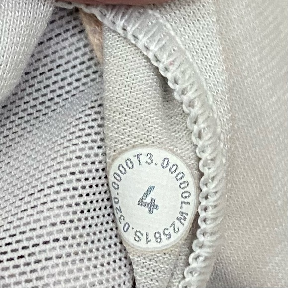 LULULEMON Energy Bra in Wee Are From Space Nimbus Battleship/Pink Puff Size 4 - Picture 11 of 13